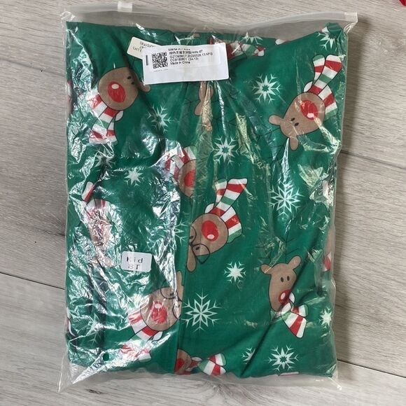 Pjs‎ Matching Onsie Green Reindeer Adult and children size NWT in packaging - Picture 3 of 4